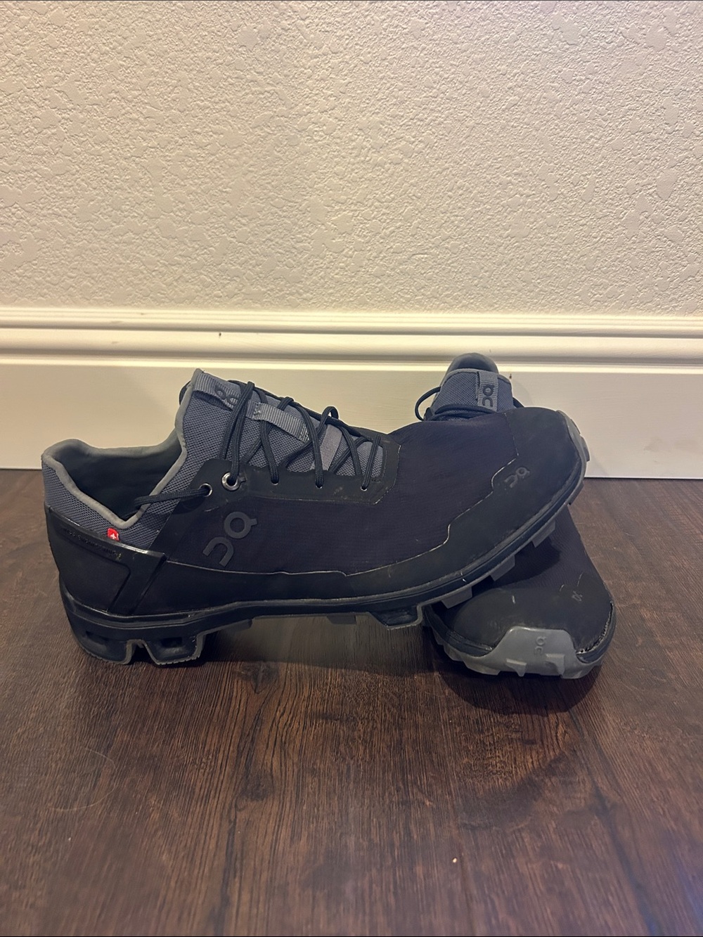 On Running Men's Trail Sneakers in Black and Gray